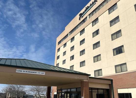 Radisson Hotel Cedar Rapids 1