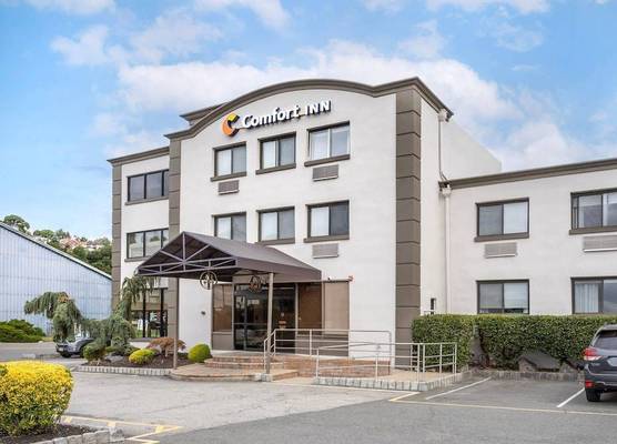 Comfort Inn Edgewater on Hudson River 1