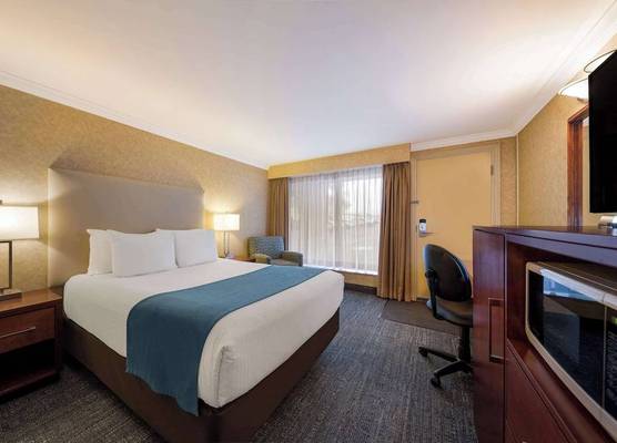 Best Western Voyageur Place Hotel 1