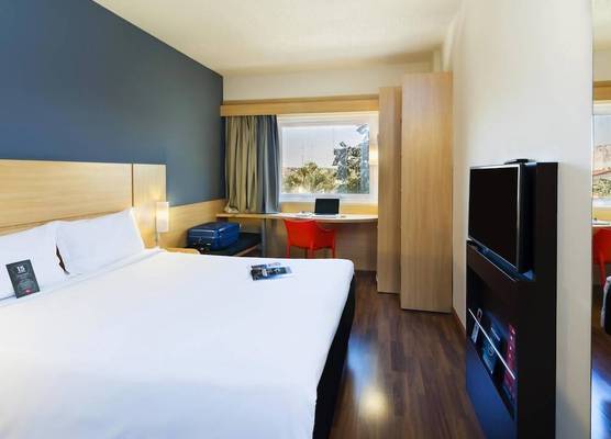 ibis Paulinia 1