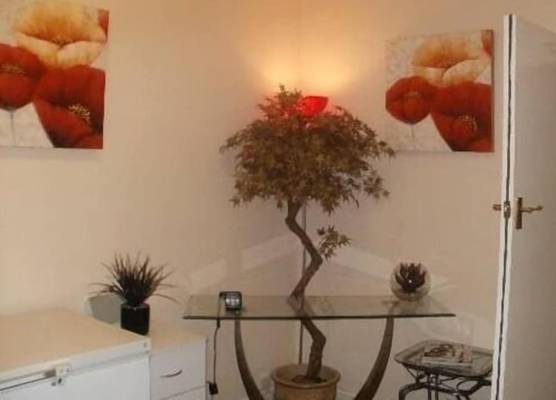 London Heathrow Guesthouse 1