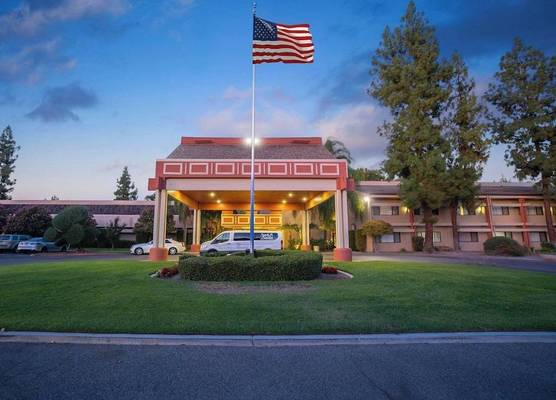Piccadilly Inn Airport 1