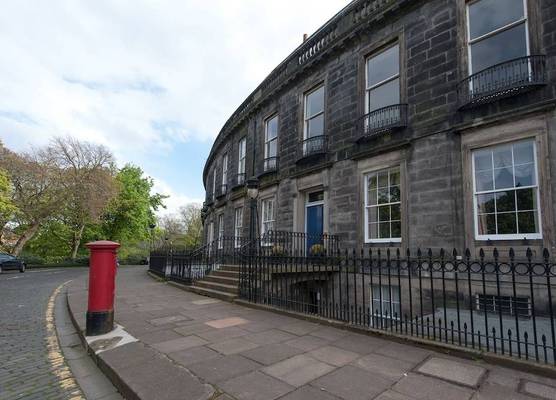 City Retreat Edinburgh ApartHotels 1