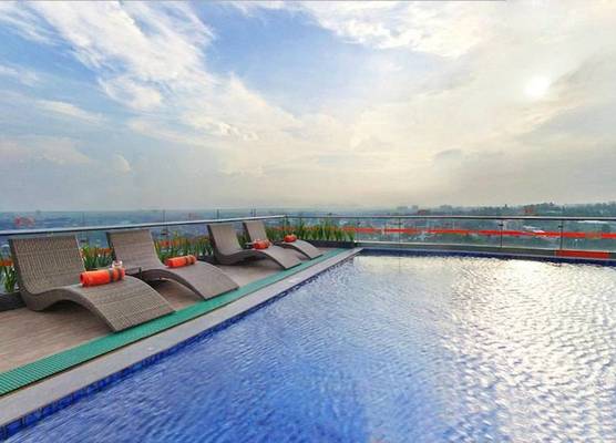 HARRIS Hotel & Conventions Ciumbuleuit Bandung 1