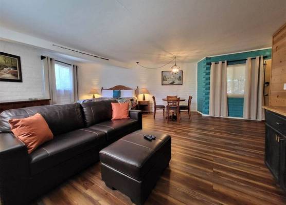 The Nook Pinetop 1
