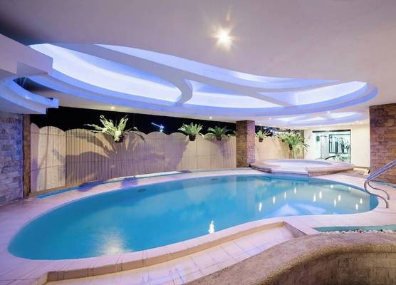 The Pinnacle Hotel and Suites 1