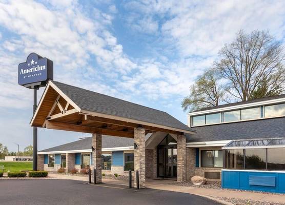 AmericInn by Wyndham Chippewa Falls 1