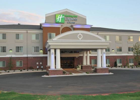 Holiday Inn Express & Suites CLINTON by IHG 1