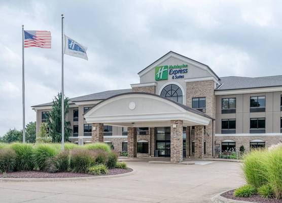 Holiday Inn Express & Suites WADSWORTH by IHG 1