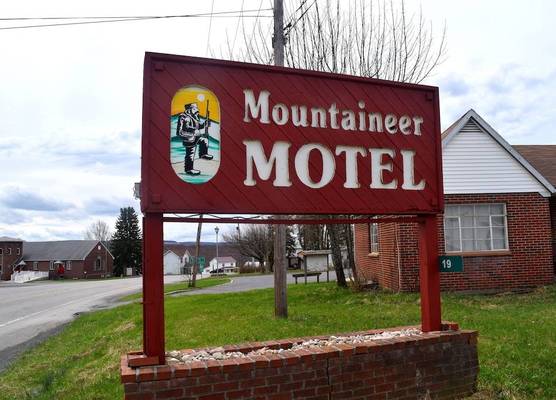 Mountaineer Motel 1
