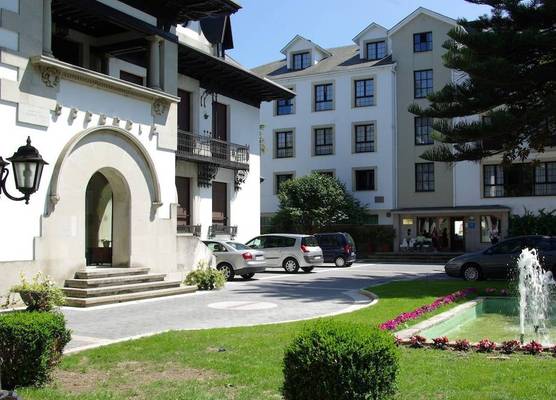 Palacio Arias & Hotel y Apartamentos Arias 1