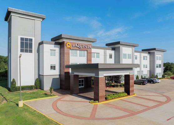 La Quinta by Wyndham Muskogee 1