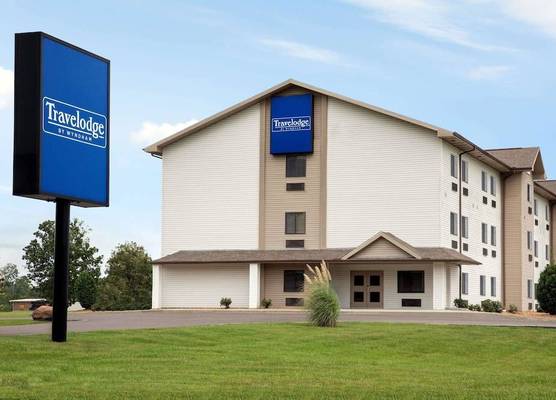 Travelodge by Wyndham Livonia 1