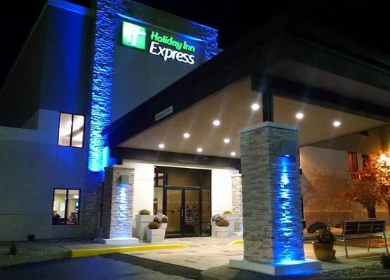 Holiday Inn Express CLOVERDALE (GREENCASTLE) by IHG 1
