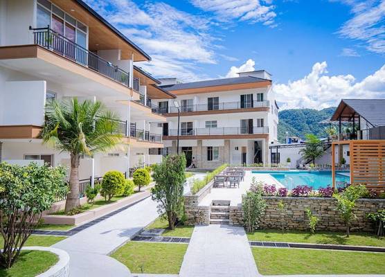 Majestic Lake Front Hotel & Suites 1