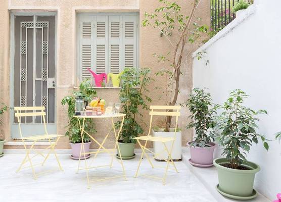 Grandma's Chic & Bright Athenian home with a Patio 1