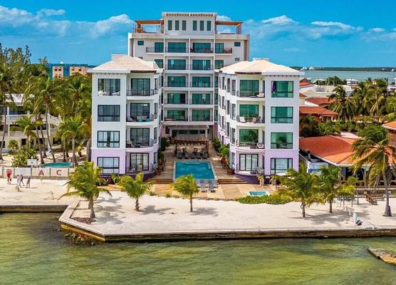 Diamante Beachfront Suites 1