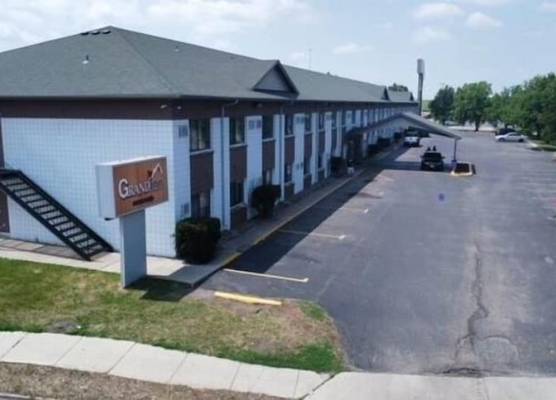 Grand Inn Fargo 1