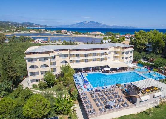 Koukounaria Hotel & Suites 1