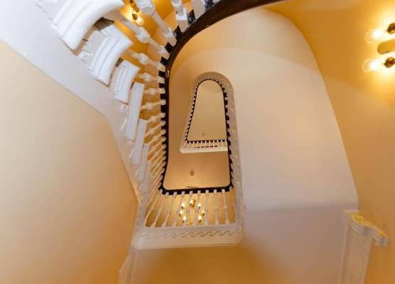 Opul Boutique at Admiral House 1