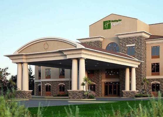 Holiday Inn Express & Suites REDDING by IHG 1