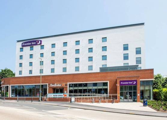 Premier Inn Farnborough Town Centre 1