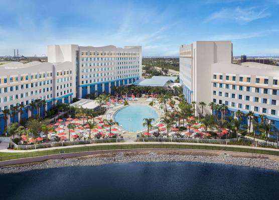 Universal's Endless Summer Resort - Surfside Inn and Suites 1
