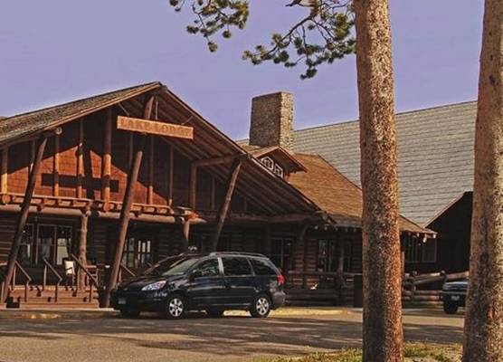 Lake Lodge Cabins - Inside the Park 1