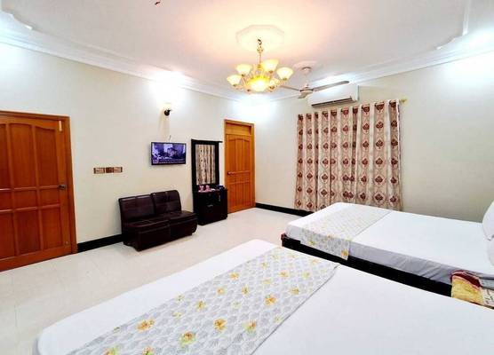 Cosy inn Near Millennium Mall 1