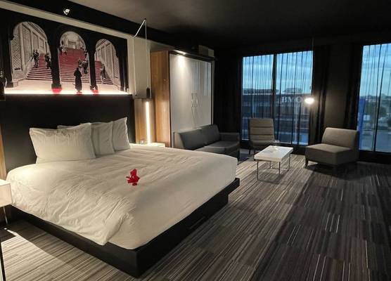 Grand Times Hotel Laval - Centropolis 1
