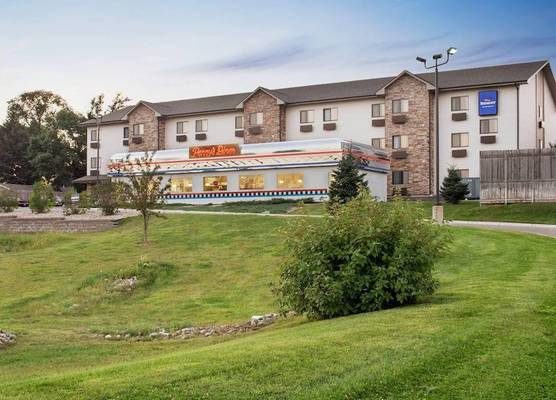 Baymont by Wyndham Glenwood 1