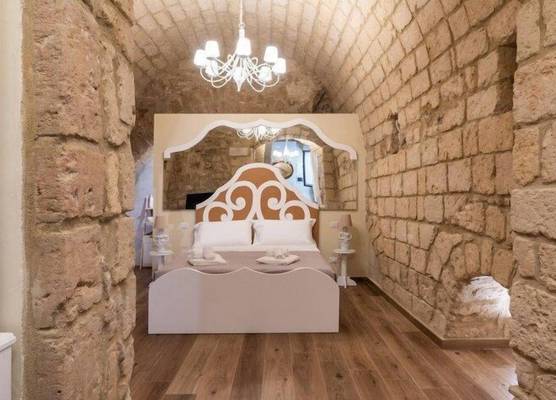 Saint Michel Room by Wonderful Italy 1