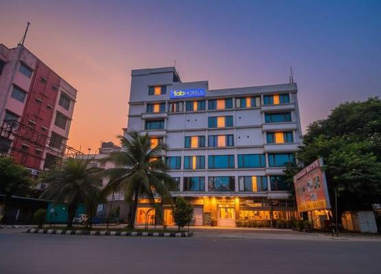 FabHotel Raj Darbar - Nr Kolkata Airport 1