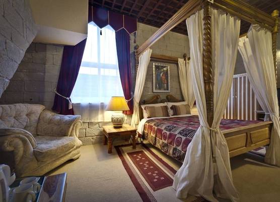 Dukes Folly Hotel 1