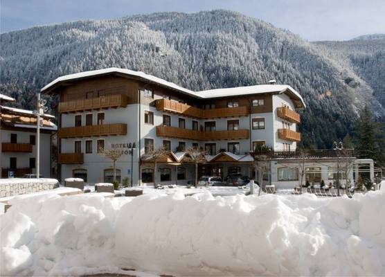 Ariston Lake View Hotel 1