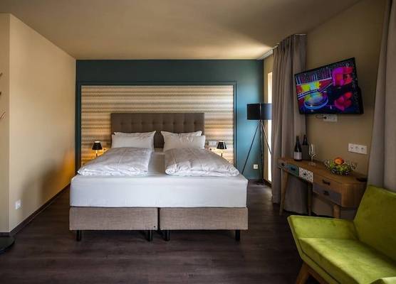 Hotel Goldene Traube - by Neugart 1