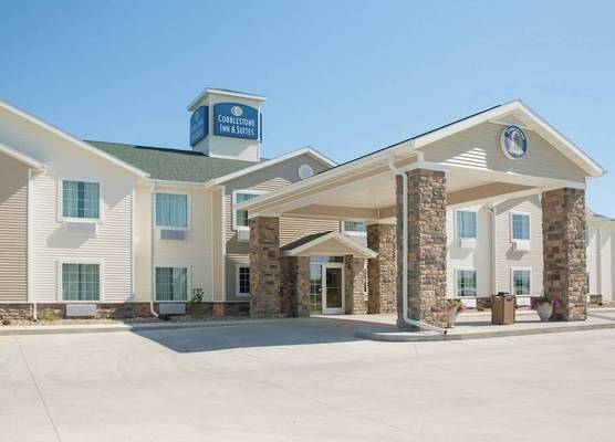 Cobblestone Inn & Suites-Winterset 1