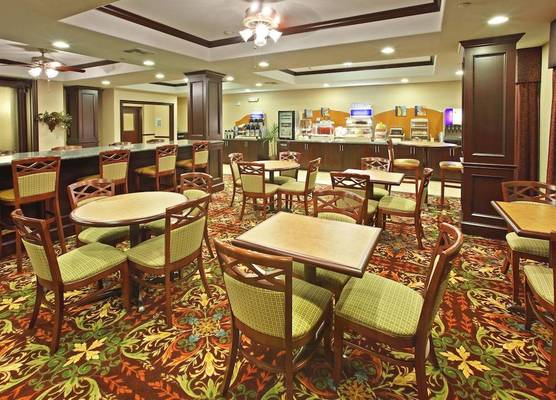 Holiday Inn Express & Suites HENDERSON-TRAFFIC STAR by IHG 1