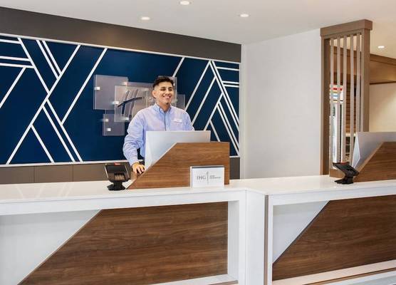 Holiday Inn Express & Suites UKIAH by IHG 1