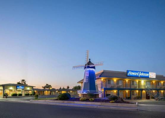 Howard Johnson by Wyndham Modesto Ceres 1