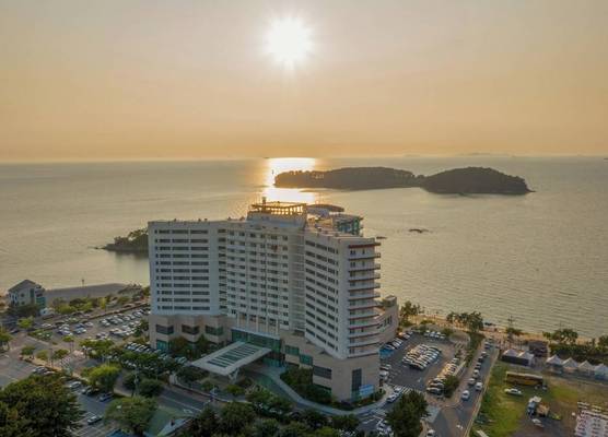 Beache Palace 1