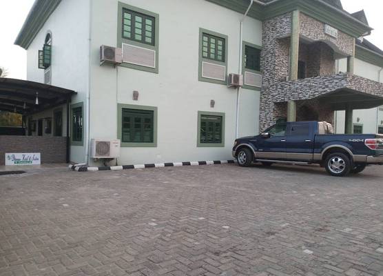 Dionzec Hotel & Suites 1