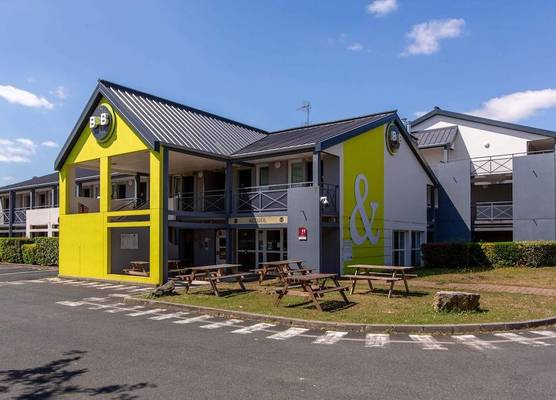 B&B HOTEL CHATEAUROUX Aéroport 1