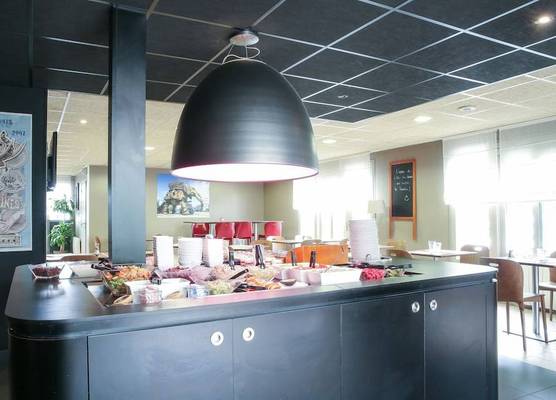 Hôtel Inn Design Laval 1
