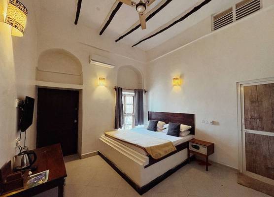 Stonetown Tides Hotel 1