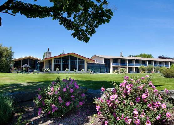 Wanaka Hotel 1