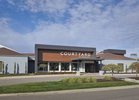 Courtyard by Marriott Detroit Troy 1