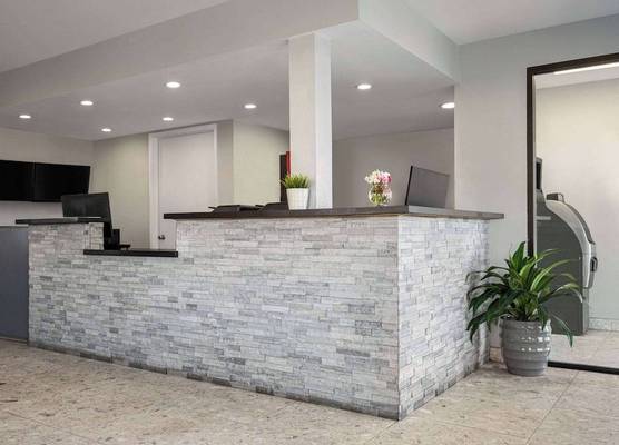 Days Inn by Wyndham Fresno South 1