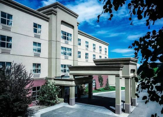 Hampton Inn & Suites by Hilton Edmonton International Airport 1