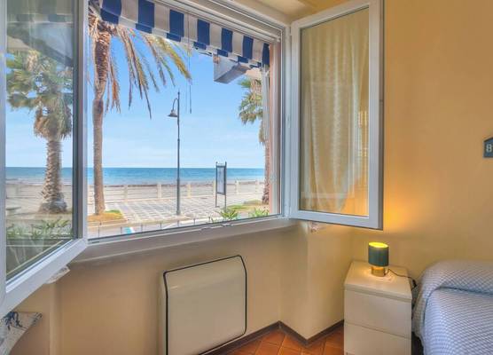 Mer Vivante - Front Beach With Balcony 1